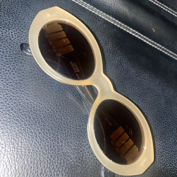 VERSACE SUNGLASSES VINTAGE SILVER AND BLACK MEDUSA 480/B COL. 681
